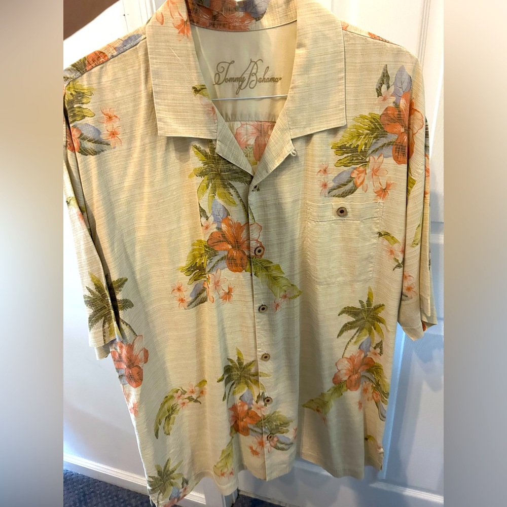 Tommy Bahama tan tropical shirt in like new condition- size 2XL